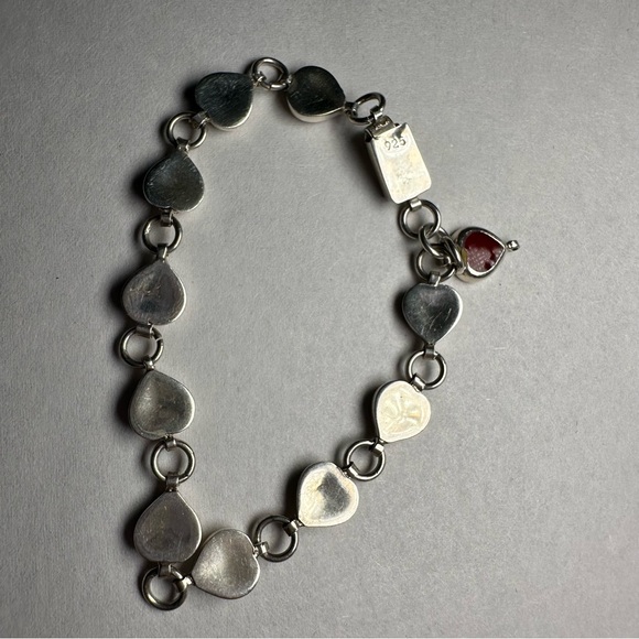 Charming Red Heart Bracelet in Silver - Picture 5 of 6